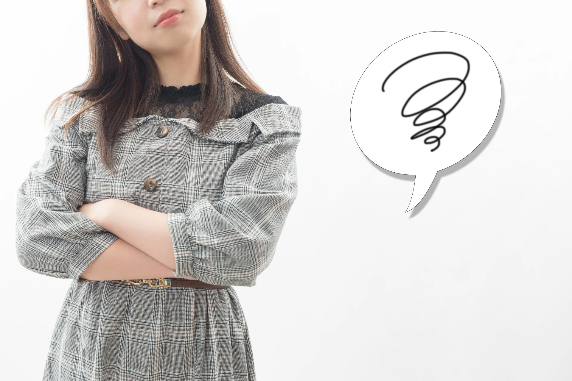 腕を組み、もやもやした吹き出しを浮かべて考える女性（頬の整形の疑問を抱えるイメージ）