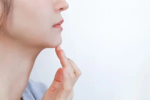 顔の脂肪を減らす施術の選び方｜皮下脂肪かバッカルファットかで変わる